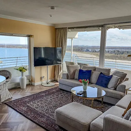 Queen Josefine, 3-zimmer-eckwohnung Mit Trave- Und Meerblick