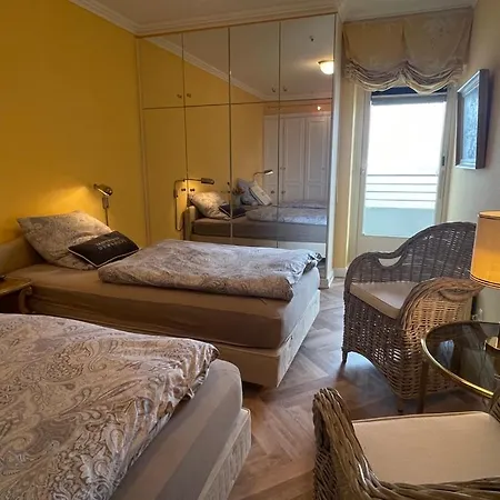 Apartment Queen Josefine, 3-zimmer-eckwohnung Mit Trave- Und Meerblick Lubeck