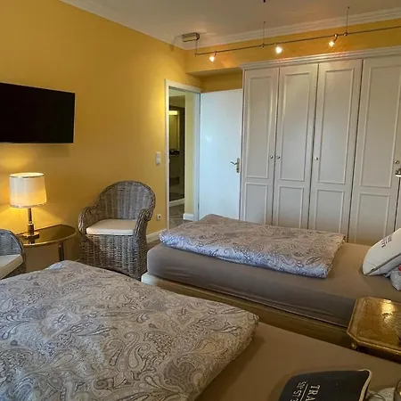 Queen Josefine, 3-zimmer-eckwohnung Mit Trave- Und Meerblick Apartment *