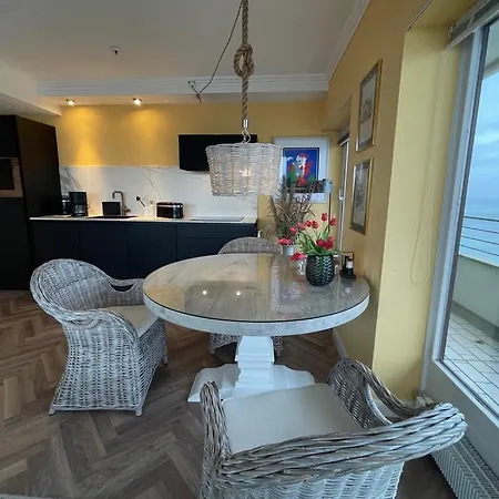 Daire Queen Josefine, 3-zimmer-eckwohnung Mit Trave- Und Meerblick Lübeck