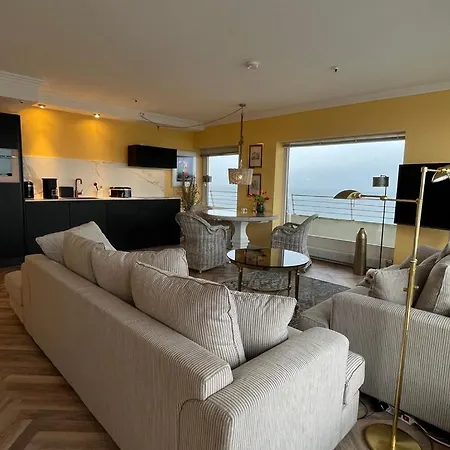 Queen Josefine, 3-zimmer-eckwohnung Mit Trave- Und Meerblick *