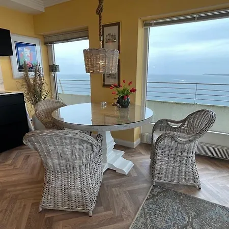 Queen Josefine, 3-zimmer-eckwohnung Mit Trave- Und Meerblick * Lubeck