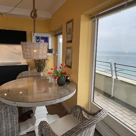 Queen Josefine, 3-zimmer-eckwohnung Mit Trave- Und Meerblick Apartment *