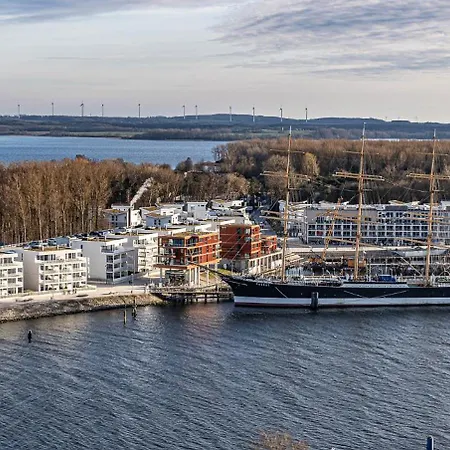 Queen Josefine, 3-zimmer-eckwohnung Mit Trave- Und Meerblick * Lubeck